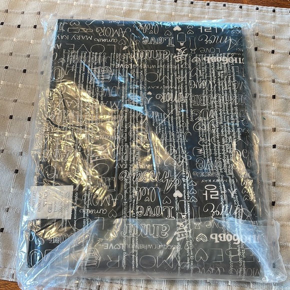 Mary Kay Travel Roll Up Bag - Picture 2 of 2